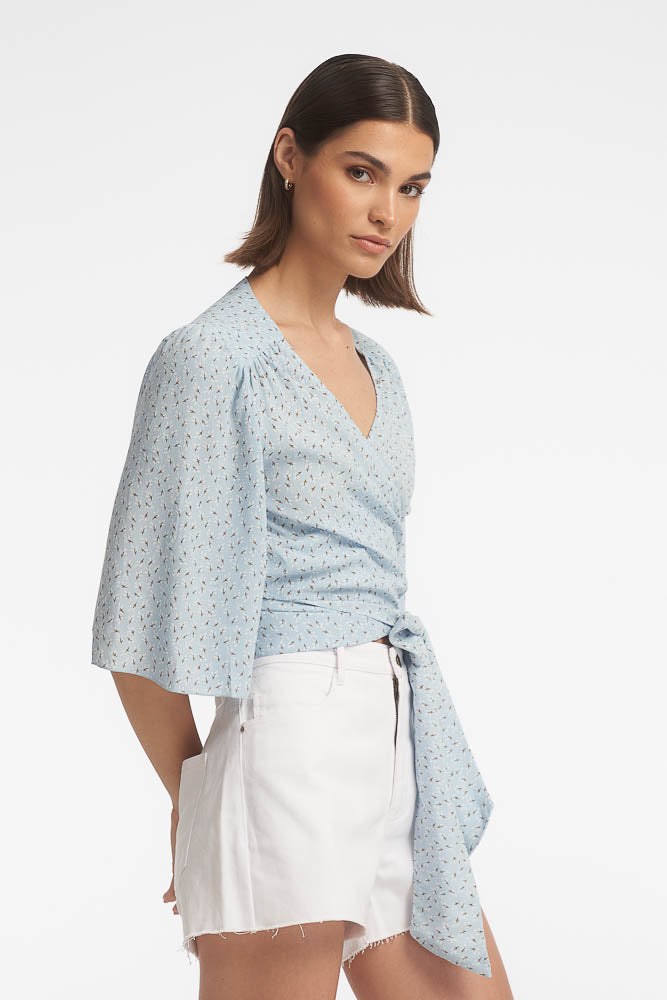 Casey Wrap Top / Sky Blossom